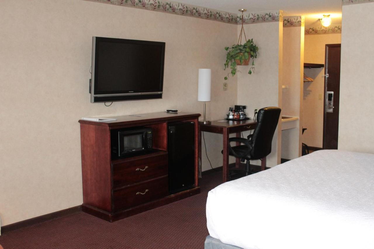 Shiretown Inn & Suites Houlton エクステリア 写真