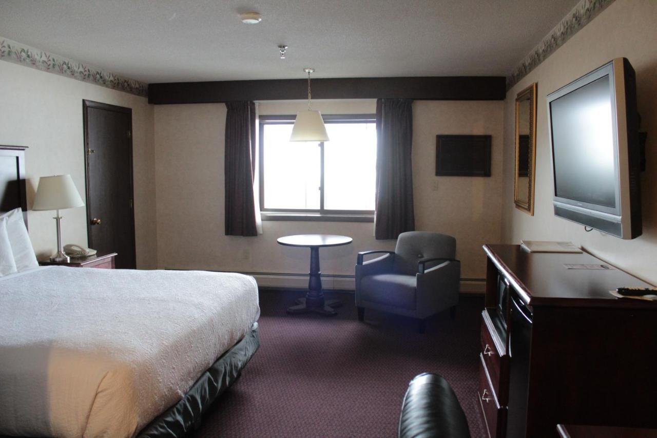 Shiretown Inn & Suites Houlton エクステリア 写真
