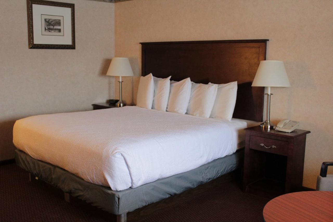 Shiretown Inn & Suites Houlton エクステリア 写真