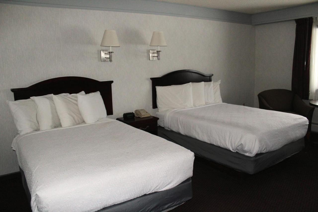 Shiretown Inn & Suites Houlton エクステリア 写真