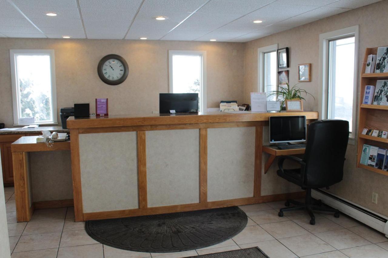 Shiretown Inn & Suites Houlton エクステリア 写真